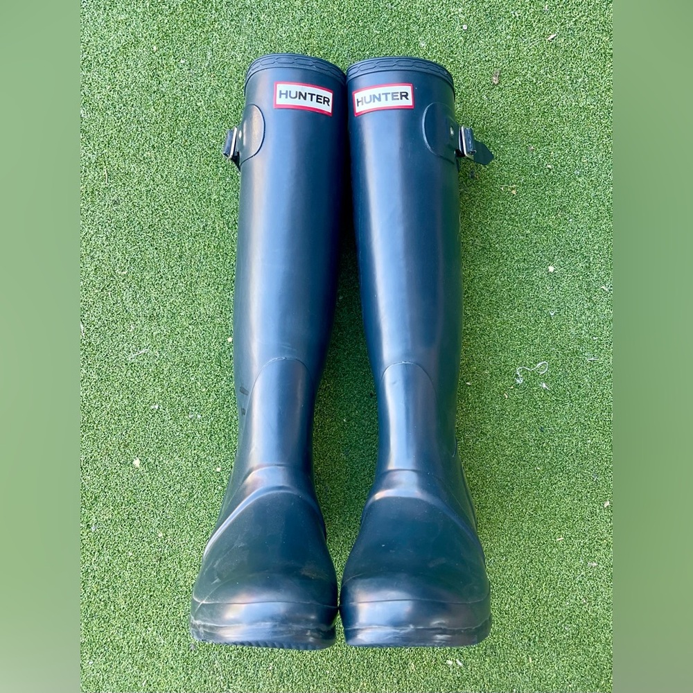 Hunter Women's Original Tall Rubber Rain Boots Navy Size 6 US
